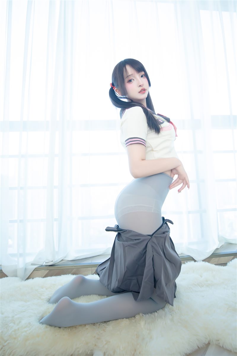 神楽坂真冬的COSPLAY世界：探索校园秘密[75P2V-379MB]