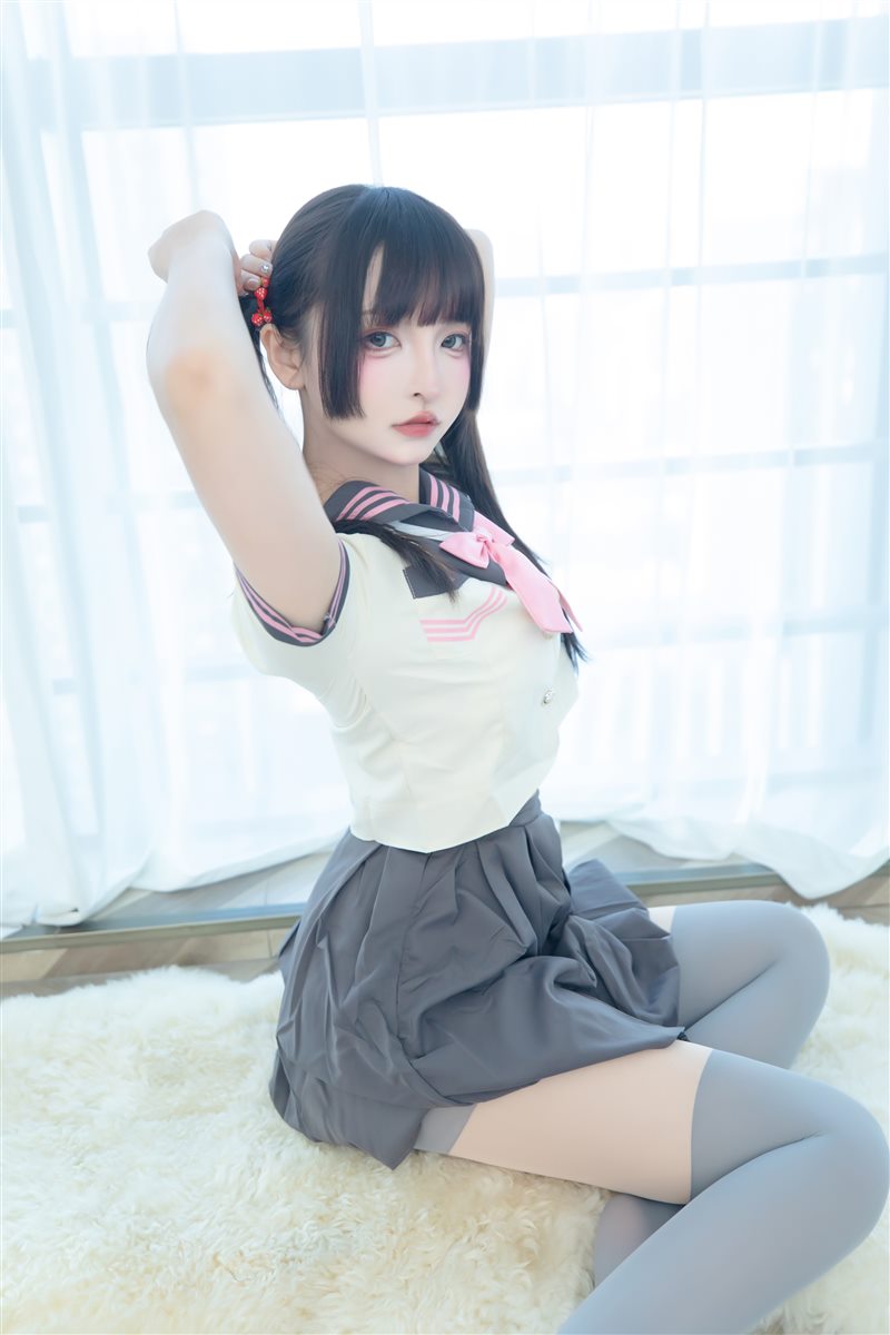 神楽坂真冬的COSPLAY世界：探索校园秘密[75P2V-379MB]