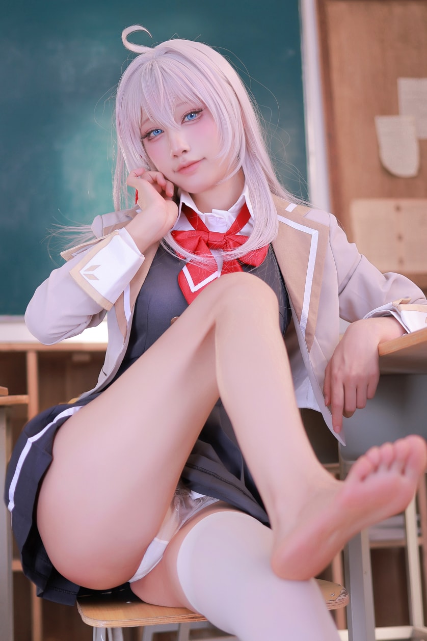 水淼aqua的cosplay风采：艾莉同学的幻彩世界 [91P-137MB]