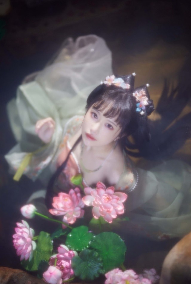 Shika小鹿鹿《不早朝》国风cos全解析：盛世美颜下的古风少女成长史[28P1V-263M]