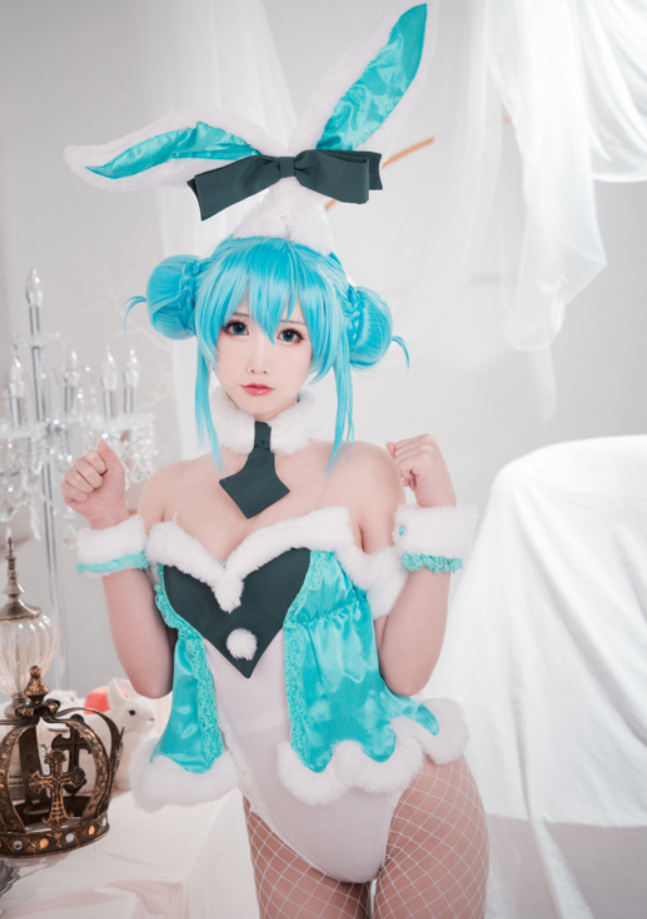 面饼仙儿：初音未来兔女郎COSPLAY[17P/139MB]