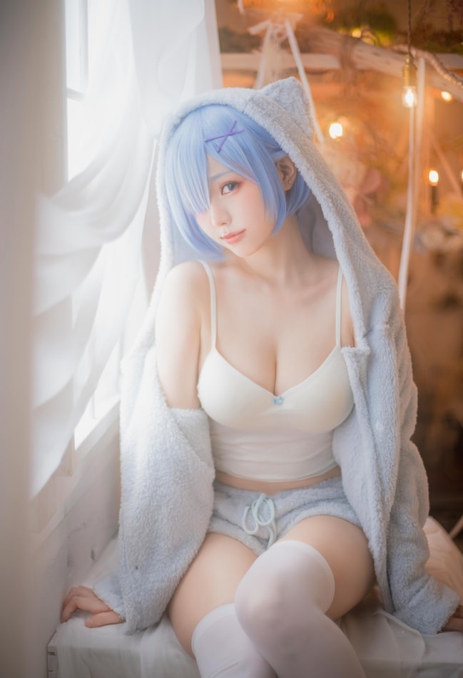 ElyEE子的cosplay风采：探索她的创意与魅力 [121P3V-303MB]