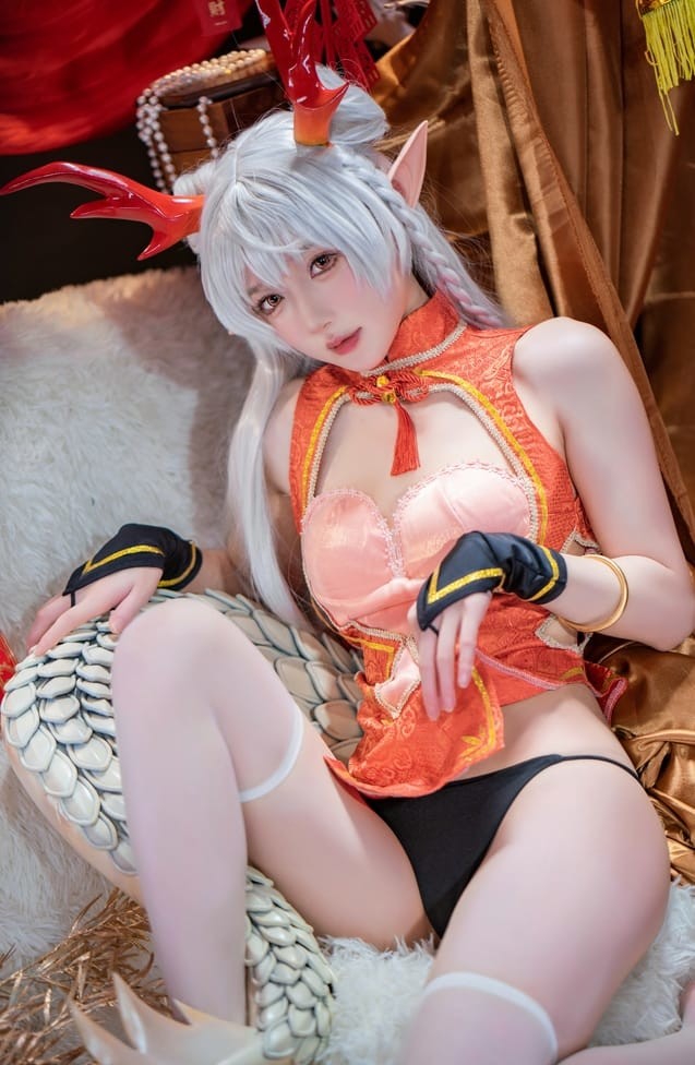 阿包也是兔娘：新春贺图的cosplay新星[45P1V-1.24G]