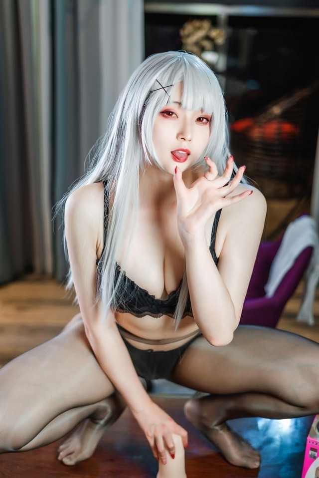 Natsuko夏夏子《NO.43 OL灰机杯》轻熟风办公室女神cosplay全解读 [50P1V-280MB]