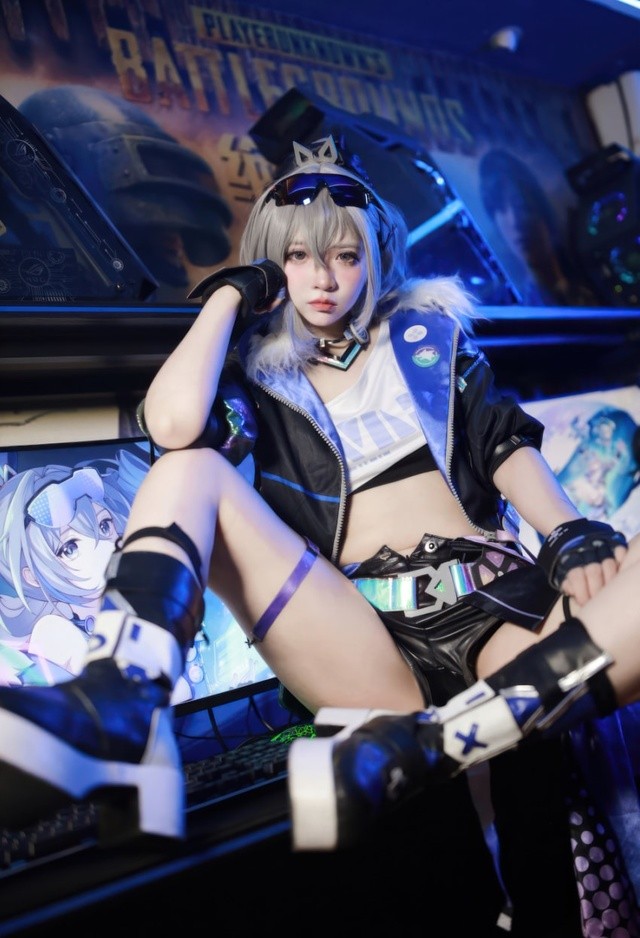 疯猫ss化身银狼引爆全网！NO.174崩坏星穹铁道高还原cos全解析[37P-311MB]