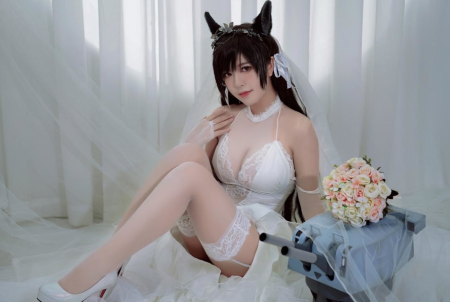 半半子的梦幻爱宕花嫁cosplay[30P/1V/160MB]