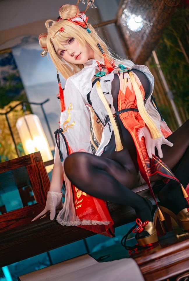 阿包也是兔娘的新春交错战线：咎瓦尤斯cosplay秀 [28P2V-1.18G]