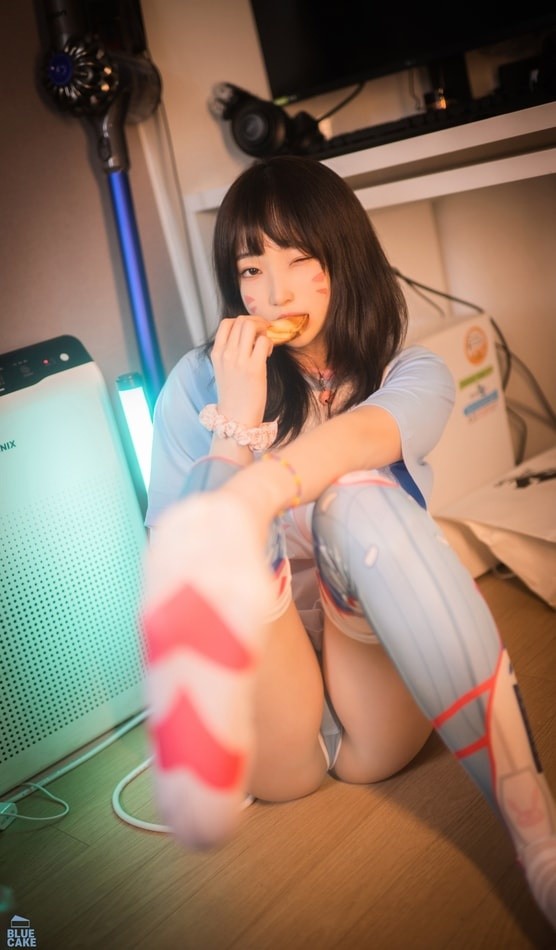 Bambi밤비的Cosplay艺术：HomeWork系列的温柔演绎 [264P-1.64GB]