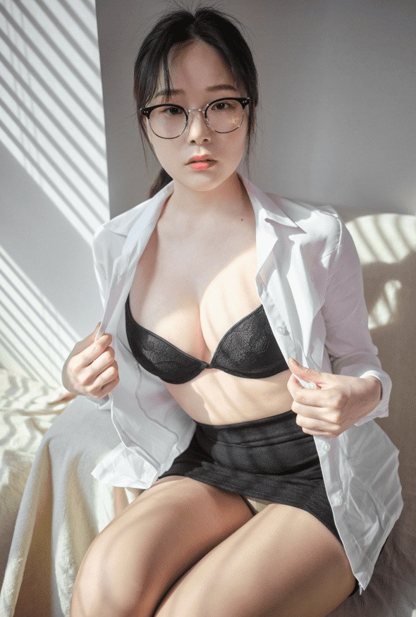 韩国魅力女神PIA的Cosplay风采：Loose and Tight Salmon Pink系列[61P-764M]