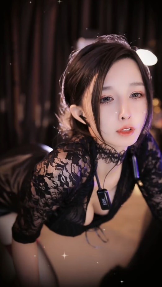 余多多Dudu：单车上的cosplay女神[1V-179MB]